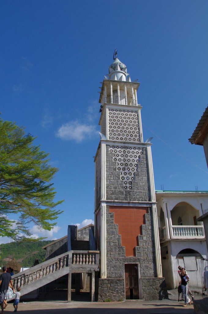 Minaret de la mosquée de Tsingoni à Mayotte